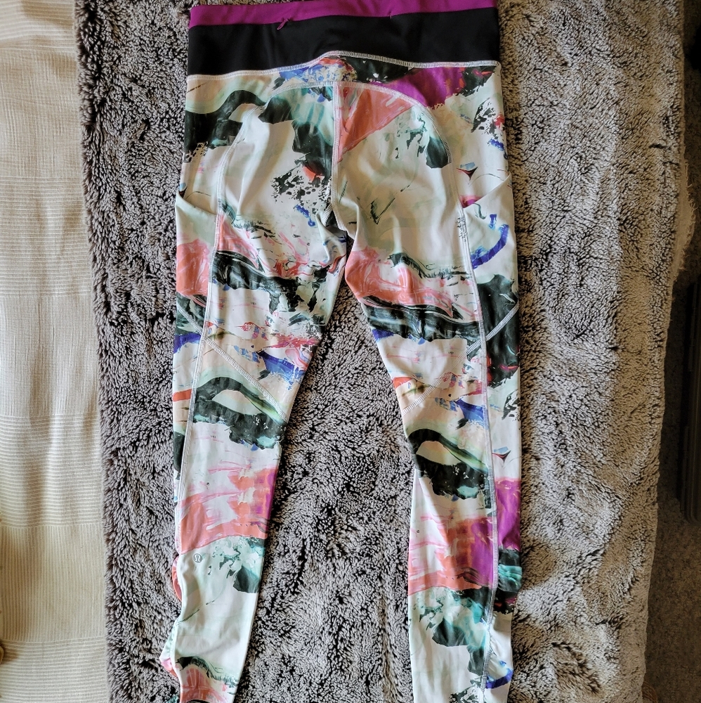LULULEMON - Picture 2 of 8